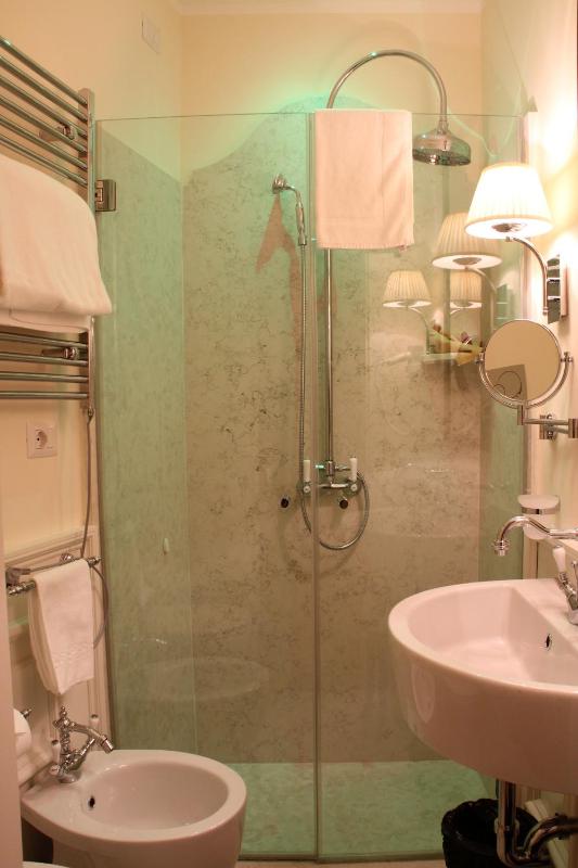 Double Room Single Use (1 Adult) image 3