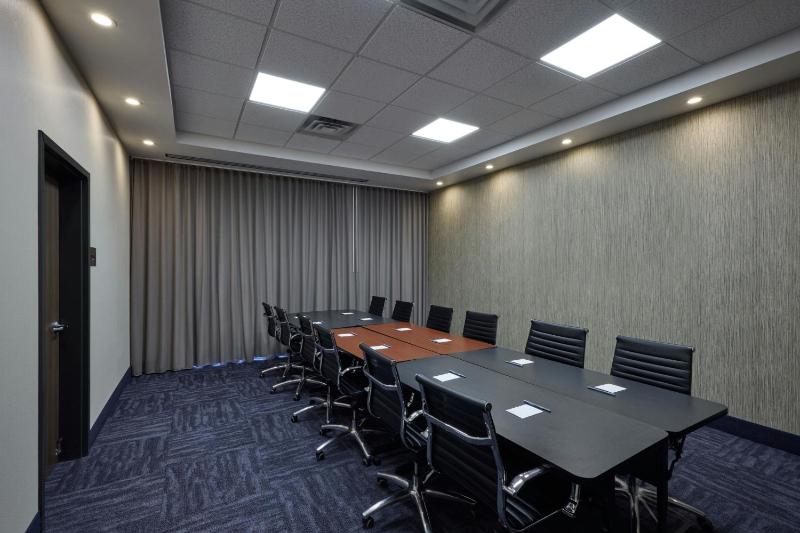 Fairfield Inn & Suites by Marriott Denver Downtown - image 5