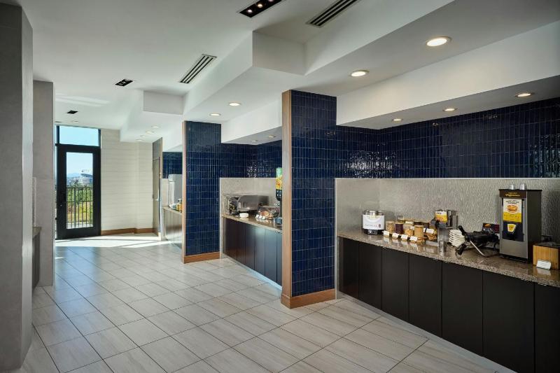 Fairfield Inn & Suites by Marriott Denver Downtown - image 7