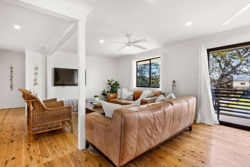 Beach Haus - Pet Friendly - 2 Mins Walk to Beach - image 3
