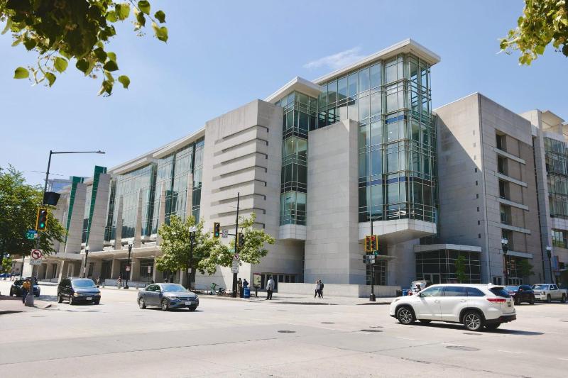 Downtown DC Awaits with Parking Permit - image 16