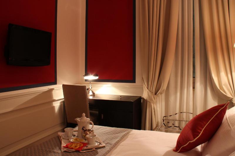 Deluxe Double Room image 3