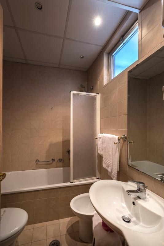Classic Single Room image 2