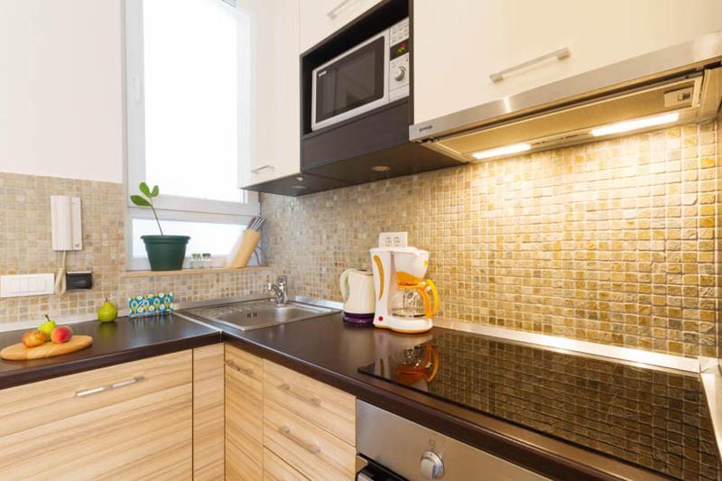 Deluxe Two-Bedroom Apartment image 4