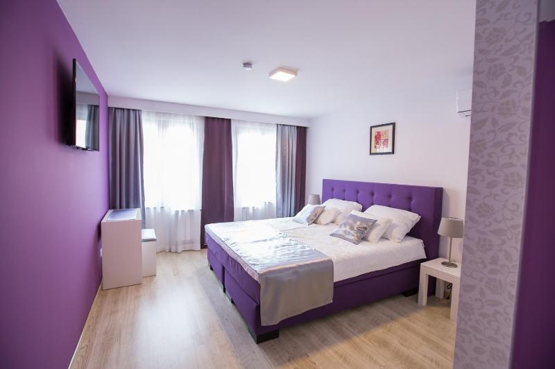 King Room image 2
