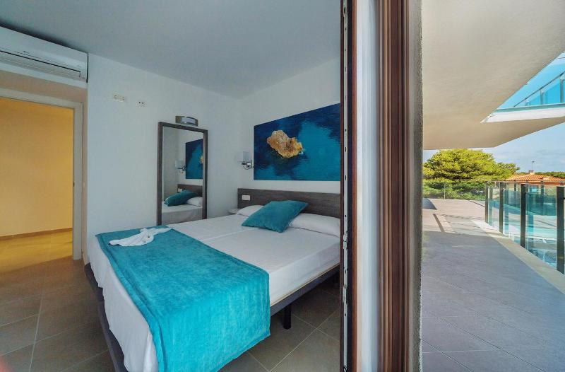 One-Bedroom Apartment image 1