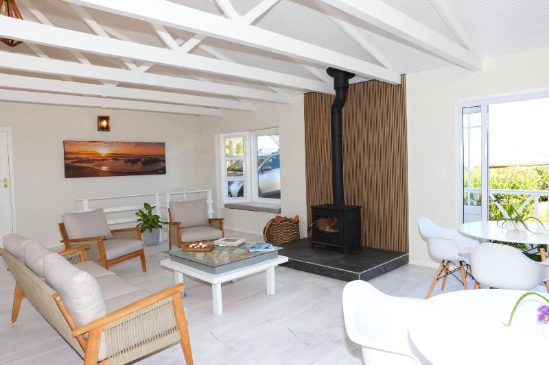 Brenton Beach House - image 16