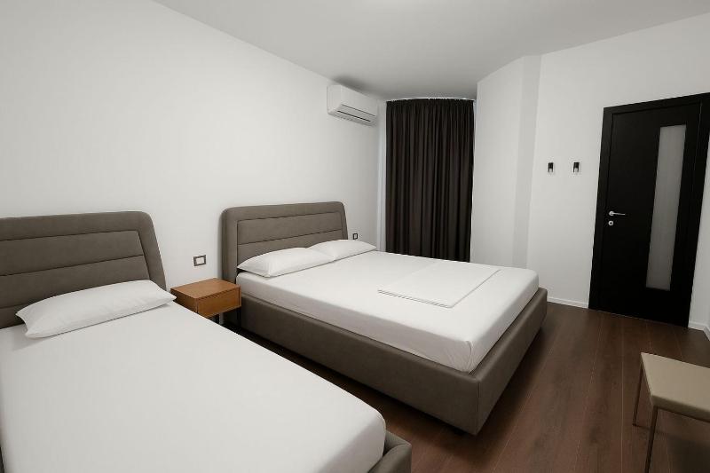 Skanderbeg Apartment - image 5