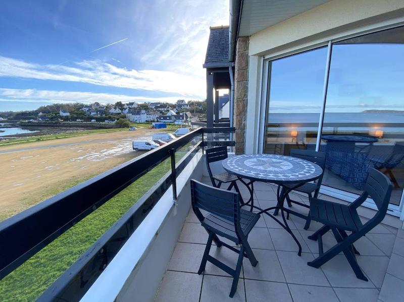 Appartement VUE SUR MER avec WIFI et terrasse à PERROS-GUIREC Ref-816 - image 1