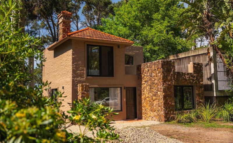 House in Montoya Beach with ocean views - image 1