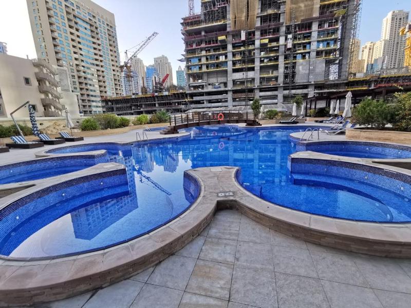 Spacious Master Bedroom with Balcony Horizon Tower Dubai Marina - image 2