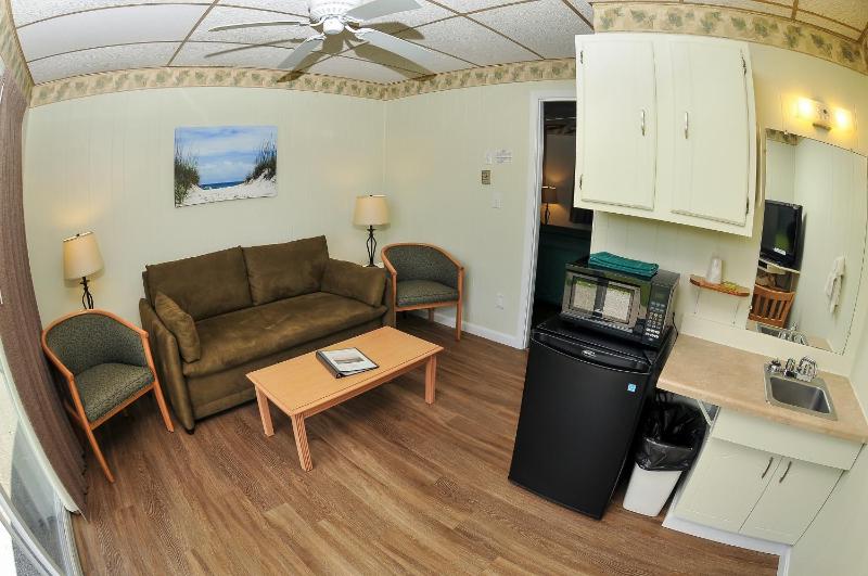 B-section Suite, King Bed with Partial Ocean View image 3
