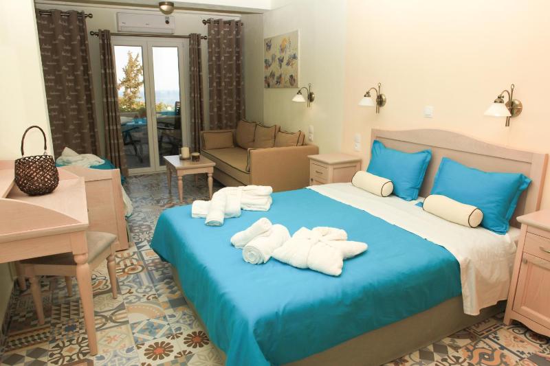 Stafylos Suites & Boutique hotel - image 27