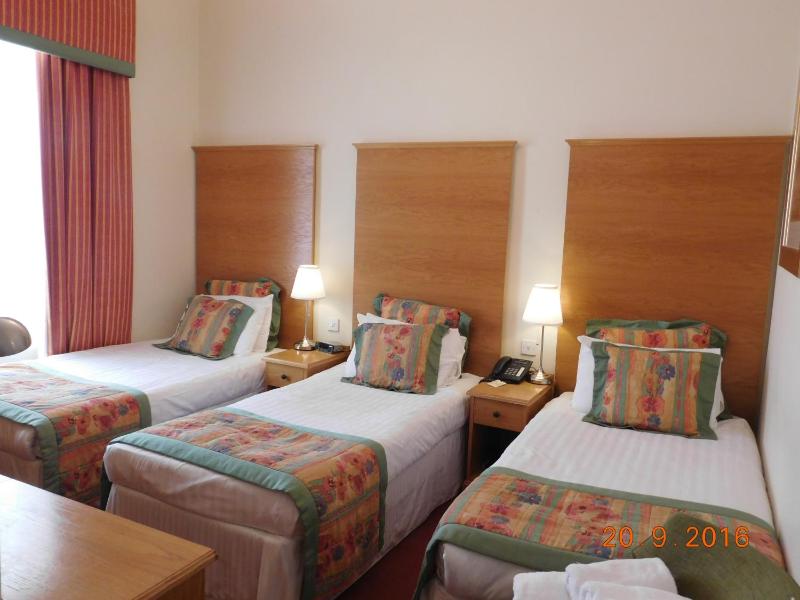 Triple Room image 3
