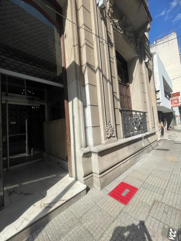 Depto luminoso en zona histórica a pasos de La Cañada - image 9