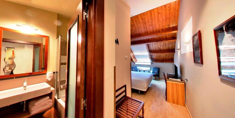 Superior Double Room image 3