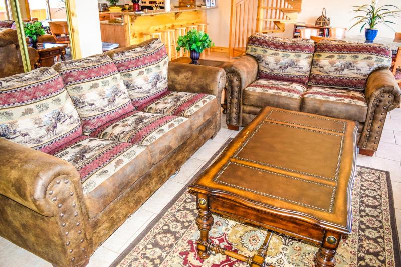 Four-Bedroom House - Deer Tracks image 3