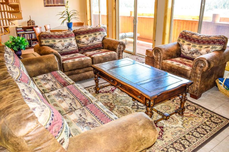 Four-Bedroom House - Deer Tracks image 2