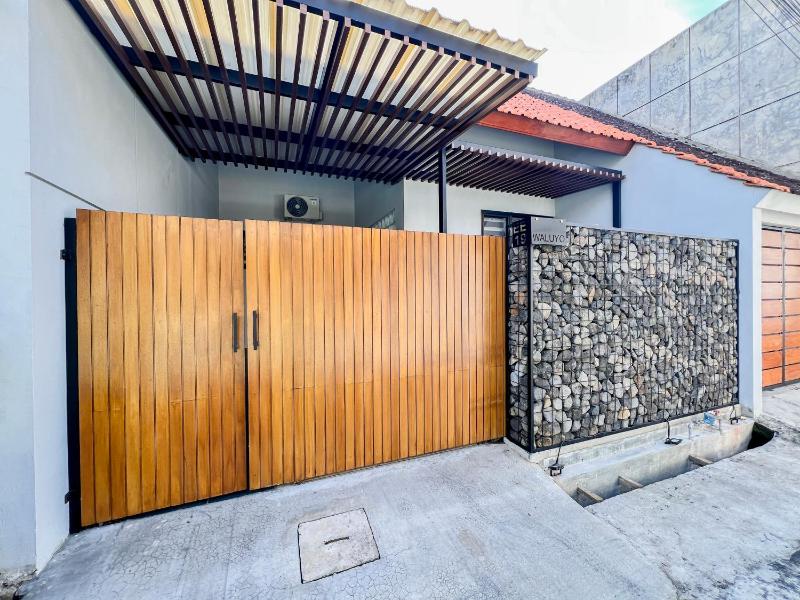 EE 19 Waluyo Syariah Homestay Jogja - image 1
