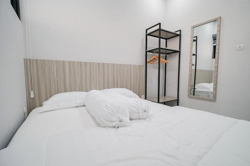 EE 19 Waluyo Syariah Homestay Jogja - image 14