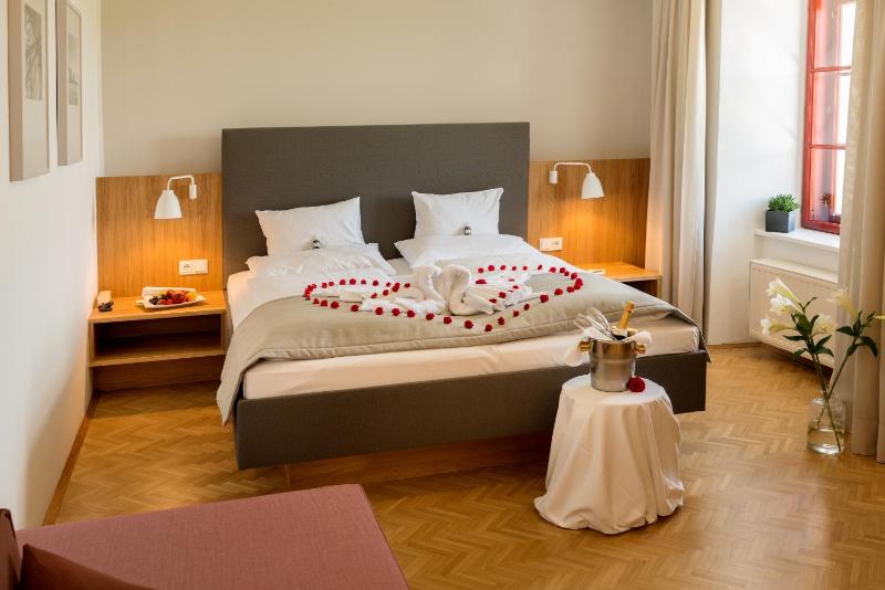 Comfort Double Room image 4