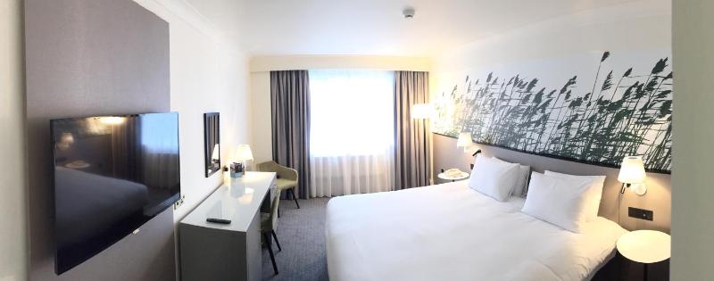 Classic Double Room image 4