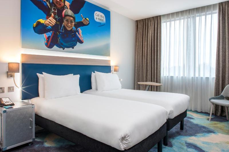 Twin Room image 2