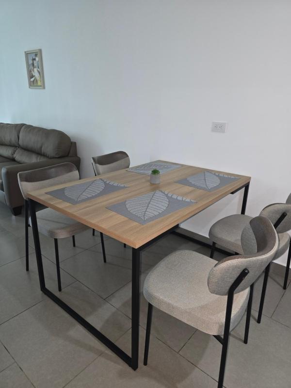 Modern executive apartment with views and parking - image 8
