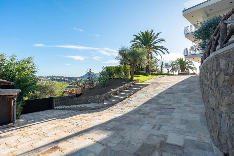 AMORE RENTALS - Villa Cantuccio dei Sogni - image 23