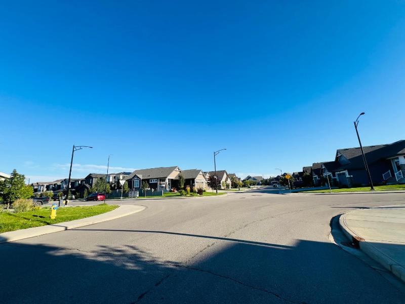 West Edmonton- Rose - image 8