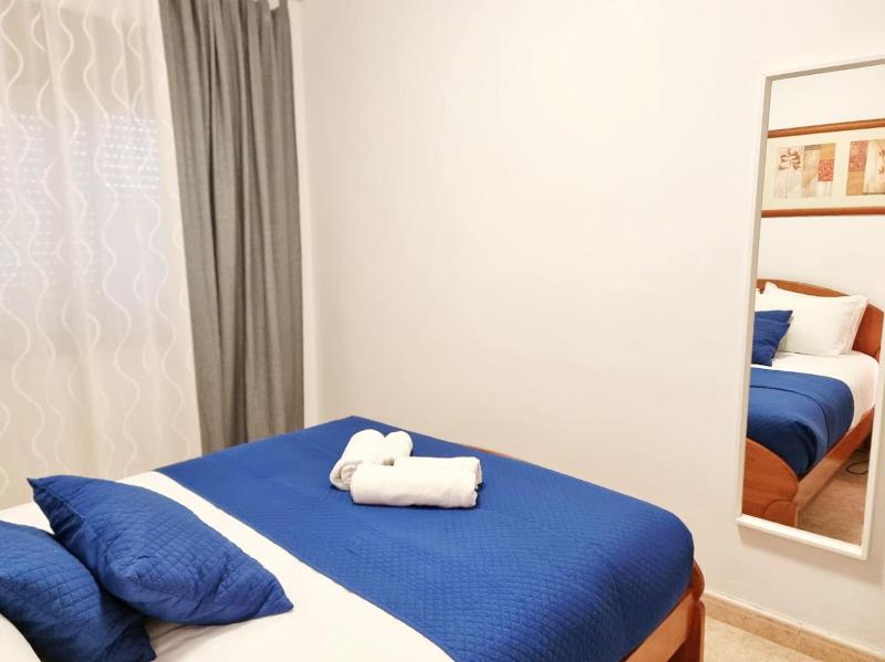 Happy House - Central Apartment - image 12