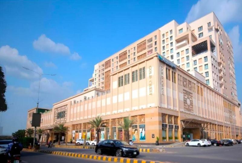 Penthouse with balcony in GoldCrest DHA - image 6