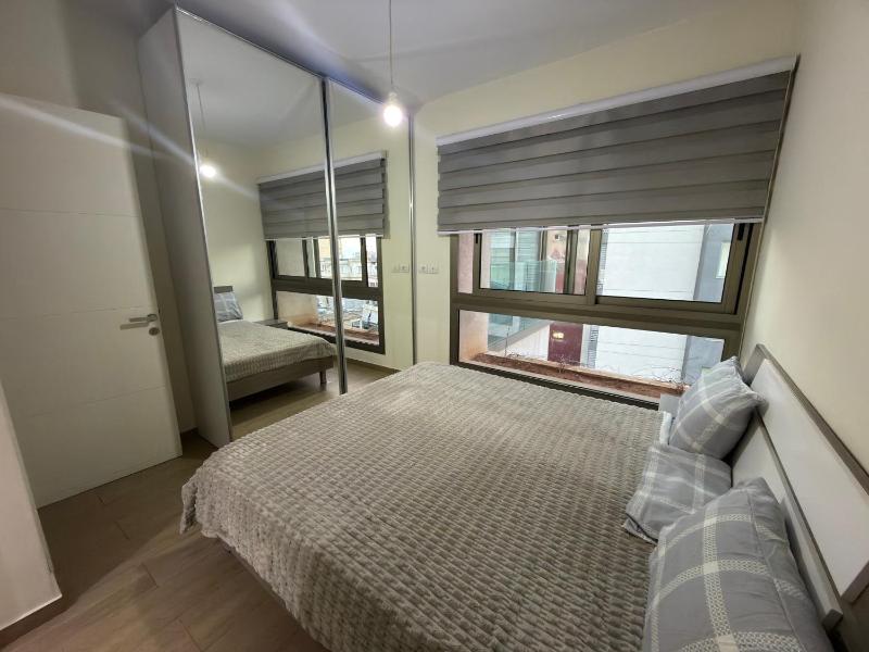 2BR Apartment VanDyck With Stunning SeaView - image 6
