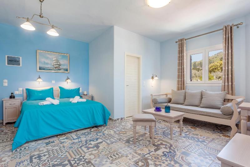 Stafylos Suites & Boutique hotel - image 16