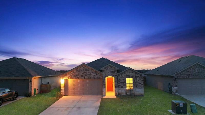 Marbella Lane - Amazing 4BR Lakeview Home - image 8