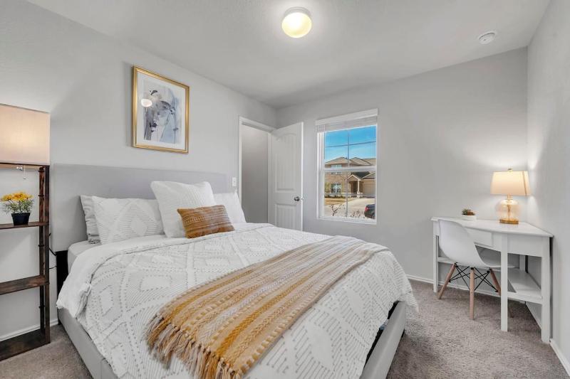 Marbella Lane - Polished 3BR Home in Austin TX - image 40
