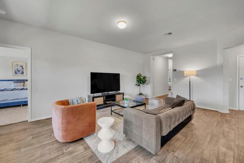 Marbella Lane - Polished 3BR Home in Austin TX - image 6