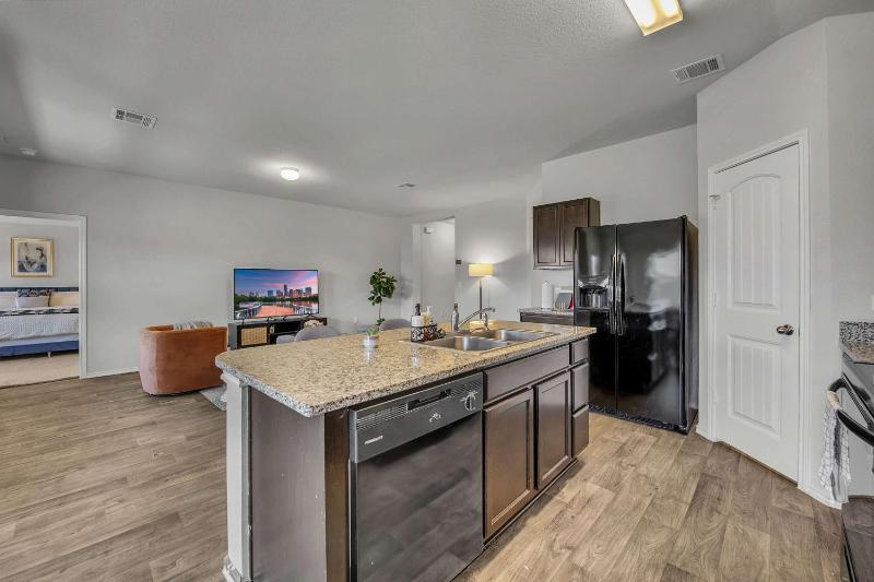 Marbella Lane - 3BR Pristine Home in Austin TX - image 6