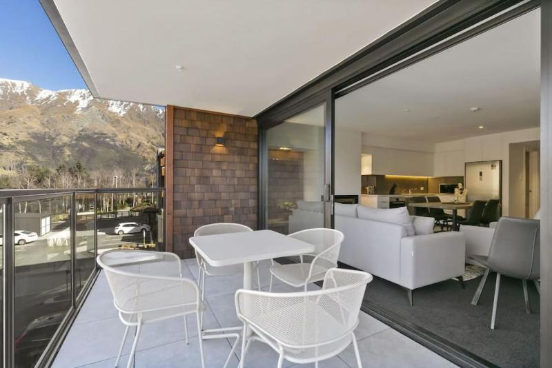 Rihir Apartment at the base of Coronet Peak - image 11