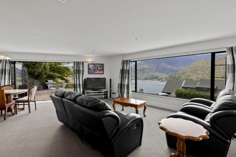 Wonderful On Woodlands - Family friendly home - image 10