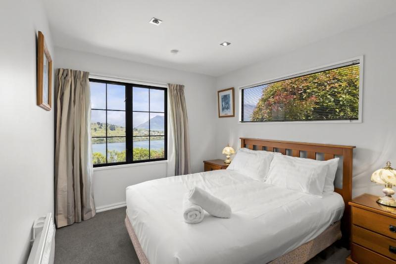 Wonderful On Woodlands - Family friendly home - image 17
