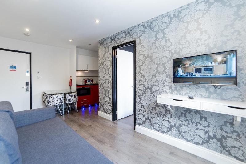One-Bedroom Apartment (3 Adults) image 2