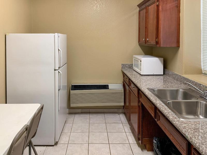 Quality Suites Houston NW Cy-Fair - image 45