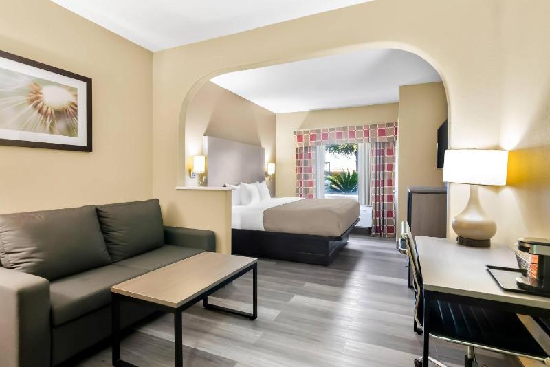 Quality Suites Houston NW Cy-Fair - image 28
