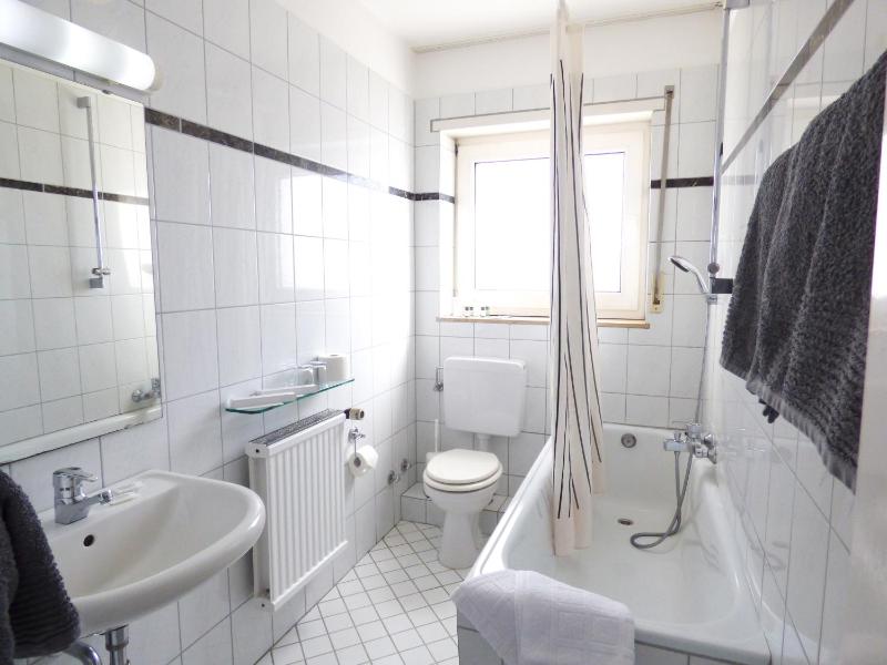 Double Room image 3