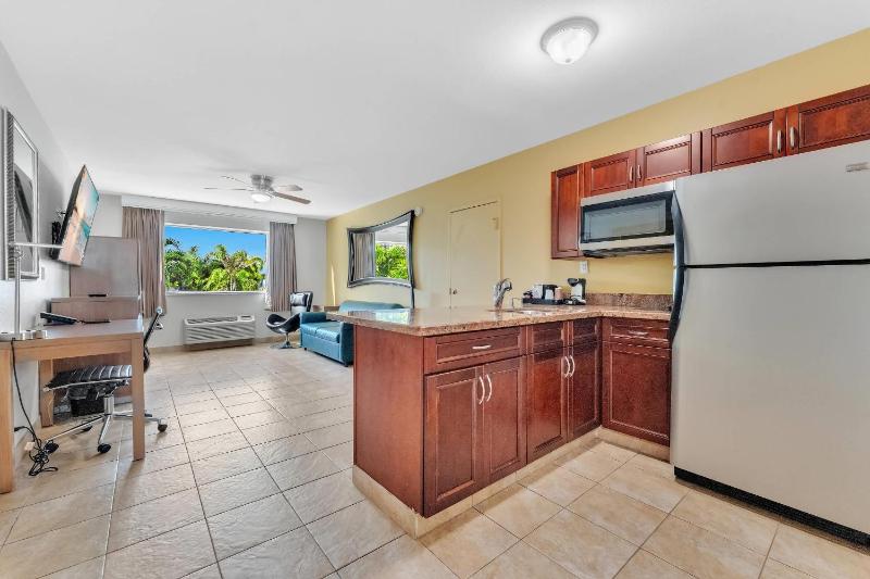 Rodeway Inn & Suites Fort Lauderdale Airport & Cruise Port - image 19