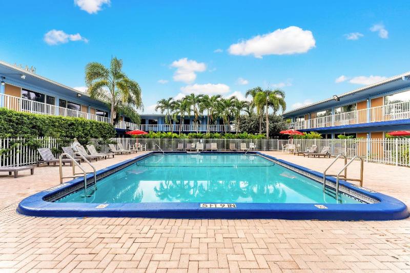Rodeway Inn & Suites Fort Lauderdale Airport & Cruise Port - image 42