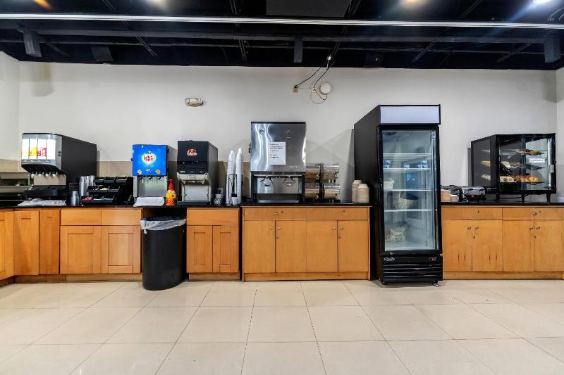 Rodeway Inn & Suites Fort Lauderdale Airport & Cruise Port - image 45