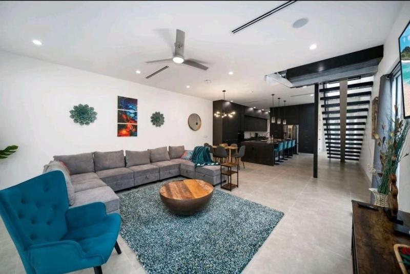 Luxury 3 4 Home in Las Olas with Pool and Hot Tub Near the Beach - image 38