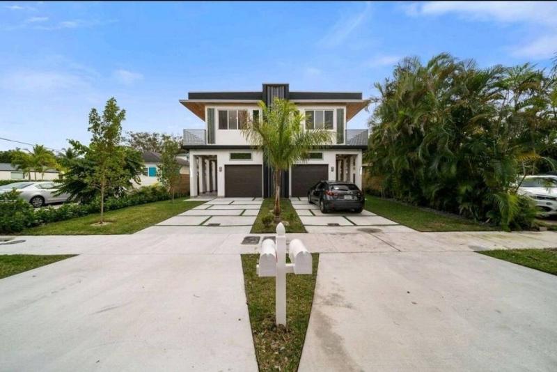 Luxury 3 4 Home in Las Olas with Pool and Hot Tub Near the Beach - image 18